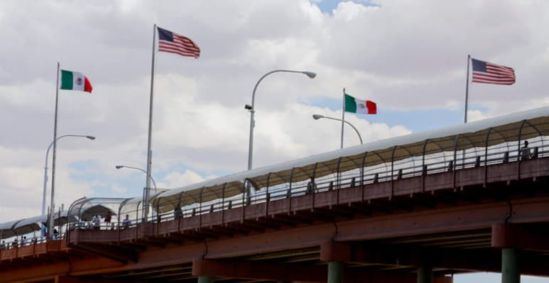 El jueves pasado, el mandatario estadounidense amenazó con cerrar la frontera sur de Estados Unidos si México no hacía algo por detener la caravana de migrantes que salió de Centroamérica. (ARCHIVO)