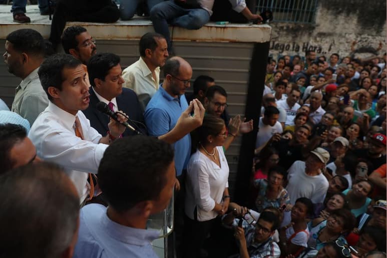 Juan Guaidó, reconocido como presidente interino de Venezuela, dijo ayer que la solicitud del Tribunal Supremo de levantarle la inmunidad parlamentaria carece de valor. (EFE)