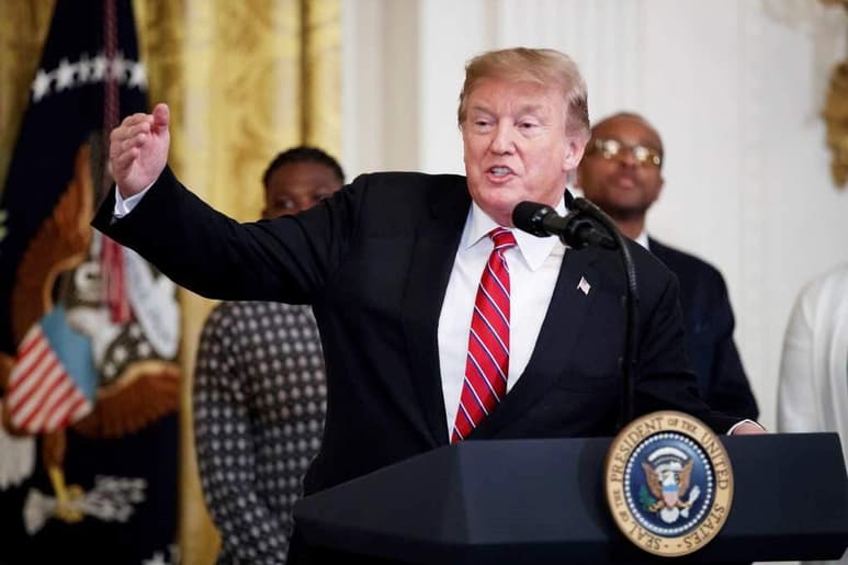 El gobierno del presidente Donald Trump está considerando la posibilidad de nombrar a un 'zar migratorio' o 'fronterizo' que se encargue de coordinar las políticas en materia de inmigración. (EFE)