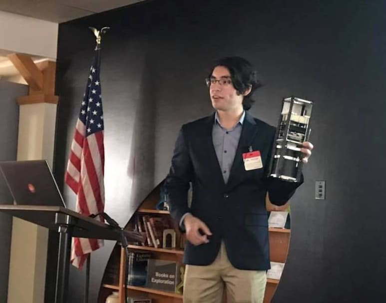 Jaime Sánchez de la Vega, forma parte de un proyecto de la Nasa y recibió un reconocimiento de la Agencia Espacial Mexicana. (ARCHIVO)