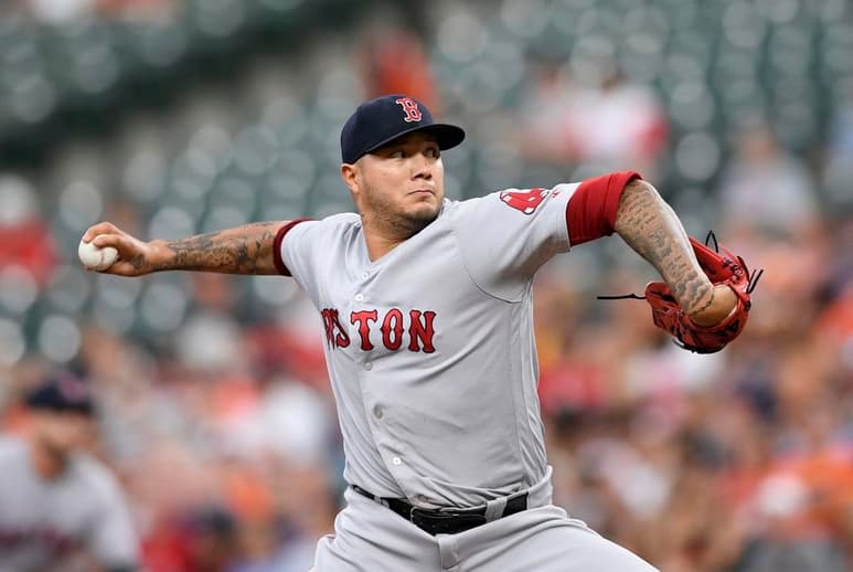 Aunque no disputó la postemporada, Velázquez acompañó a los Red Sox durante todos los encuentros y festejó junto con el resto de sus compañeros el noveno título en la historia de la franquicia que obtuvieron al derrotar a los Dodgers en Los Ángeles. (ARCHIVO)