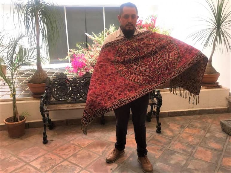 Perdurar. Erik Garduño expresa que sus piezas son muy duraderas y lamenta se valore poco. (EL SIGLO DE TORREÓN / Roberto Carson)