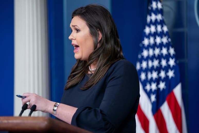 El presidente Donald Trump 'hará todo lo que sea necesario” para proteger las fronteras del país, dijo la vocera Sarah Sanders. (ARCHIVO)
