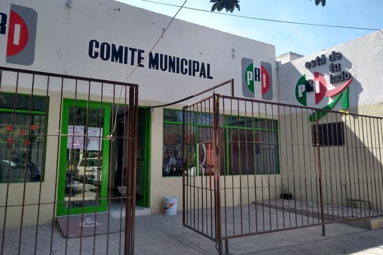 La alcaldesa de Lerdo, María Luisa González Achem, dijo que ella no ha abandonado las filas del PRI y que sigue trabajando. (EL SIGLO DE TORREÓN)