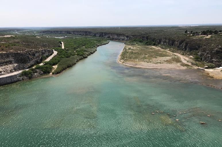 Nivel podría subir hasta un metro y medio por lo cual recomendó a la población no realizar actividades al margen del río.