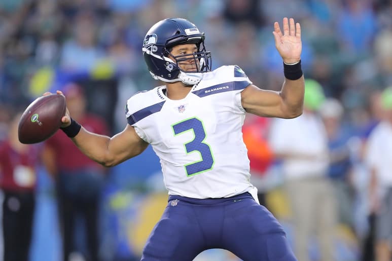 Wilson, de 30 años, había fijado un plazo hasta la medianoche para un nuevo acuerdo con Seattle.