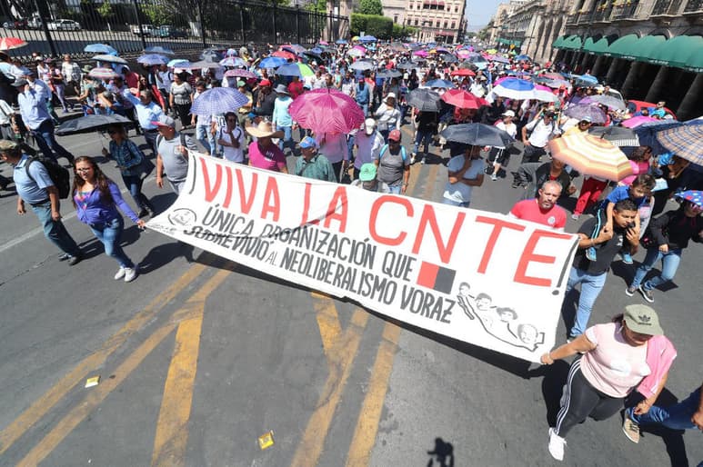 Control, venta de plazas, impunidad, corrupción, presos políticos y muerte es como los maestros de la sección nueve de la Coordinadora Nacional de Trabajadores de la Educación (CNTE) en la Ciudad de México, identifican los 23 años en los que la maestra Elba Esther Gordillo estuvo al frente del Sindicato Nacional de Trabajadores de la Educación (SNTE). (ARCHIVO)