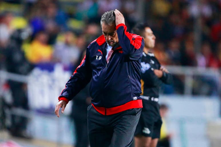 Tomás Boy debutó en Chivas con una derrota ante Morelia.