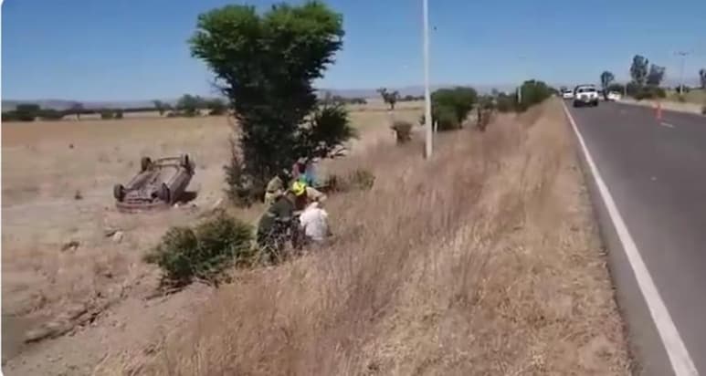 El accidente se registró en las inmediaciones del poblado Guadalupe Victoria. (EL SIGLO DE TORREÓN)