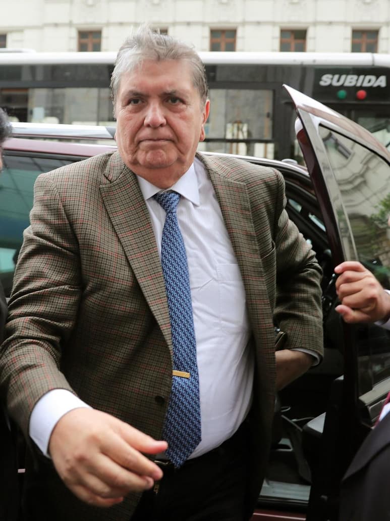 El Gobierno de Perú declaró tres días de Duelo Nacional en memoria del expresidente Alan García, quien se suicidó ayer. (EFE)