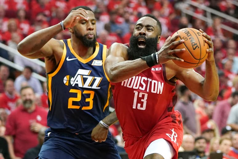 James Harden lució con Houston al meter 32 puntos, bajar 13 rebotes y repartir 10 asistencias en la paliza de Rockets ante el Jazz.