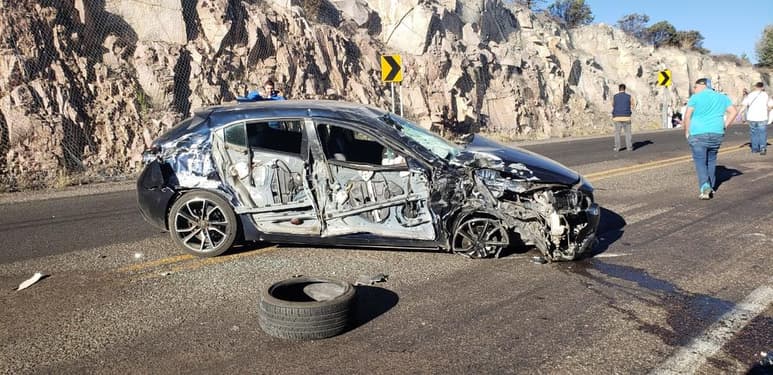 El aparatoso accidente dejó una persona sin vida y cuatro lesionadas. (EL SIGLO DE TORREÓN)