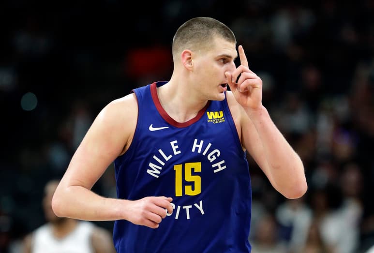 Nikola Jokic metió 29 puntos en la victoria de los Nuggets.