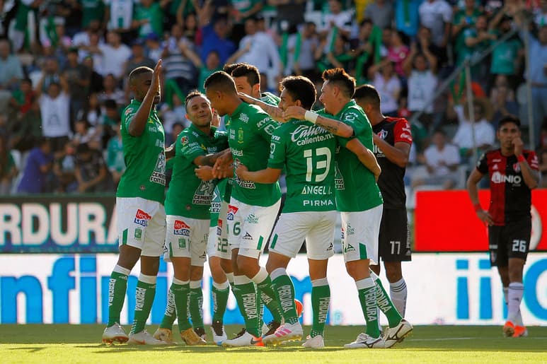 El León registró ayer su victoria número 12 con la que se afianzó en el liderato general de la Liga MX.