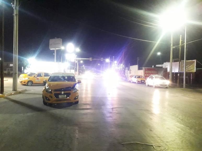 En el accidente no se reportaron personas lesionadas de gravedad, solo daños materiales calculados en más de 60 mil pesos. (EL SIGLO DE TORREÓN)