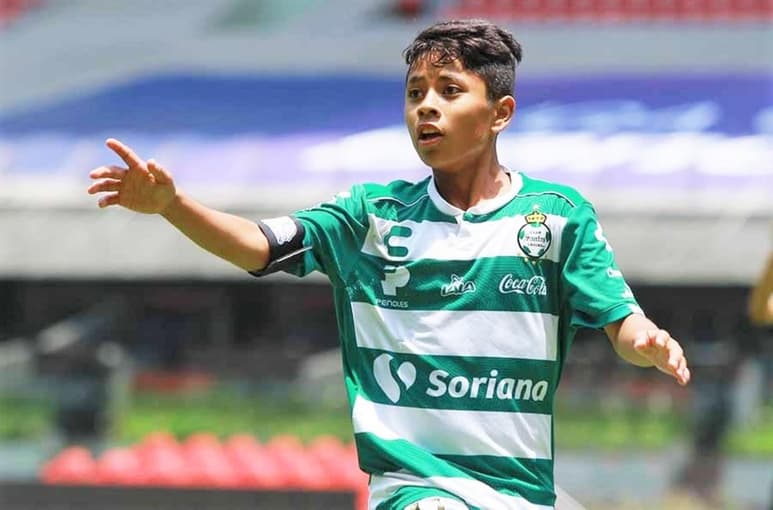 Alex 'Pescadito' Valencia se erigió como máximo goleador del campeonato Sub-13 de la FMF. (ARCHIVO)