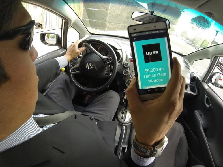 Empresas como Uber y Cabify deberán cumplir con la revista vehicular en la Ciudad de México. (ARCHIVO)
