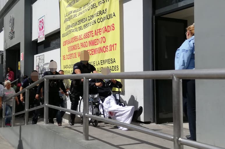 El elemento lesionado fue llevado al hospital del ISSSTE en una patrulla de la corporación.