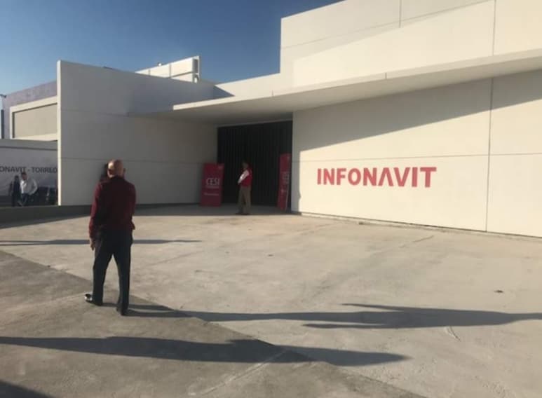 El Infonavit recauda cada año el equivalente al 1 % del PIB, es decir, entre 250 mil y 300 mil millones de pesos en cuotas que aportan cerca de un millón de patrones.