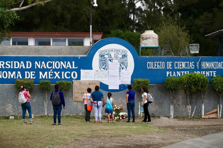 Peritos de la Procuraduría capitalina consideran que fue una bala perdida la que causó la muerte de la joven. (ARCHIVO)
