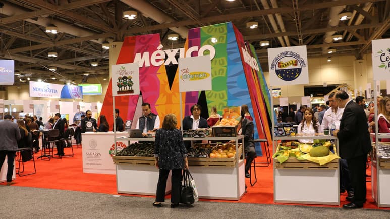 La ratificación del Tratado entre México, Estados Unidos y Canadá (T-MEC) debe hacerse antes de concluir agosto, para evitar que sea contaminado con el proceso electoral estadounidense, coincidieron negociadores del Cuarto de Junto. (ARCHIVO)