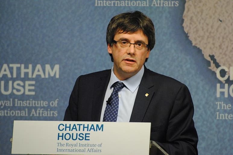 El TS se reunió para resolver la posible candidatura de Líderes por Europa para evaluar la participación de Carles Puigdemont. (EFE)