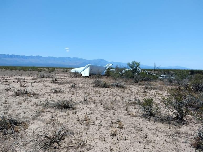 El jet con 10 pasajeros y tres tripulantes se desplomó en el radial 306, a 129 millas náuticas del Boor de Monclova, en terrenos montañosos del ejido La Rosita, municipio de Ocampo, Muzquiz, y San Buenaventura. (EFE)