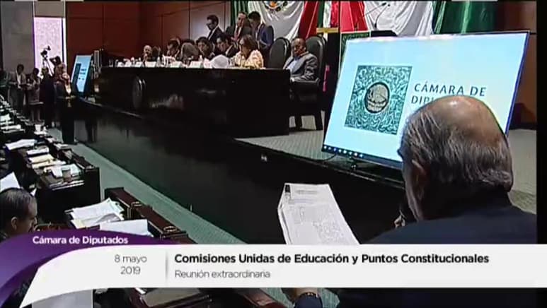 Al iniciar la discusión, los panistas criticaron la urgencia con la que se pretende avalar presuntamente en 'fast track' la minuta, para dar a Elba Esther Gordillo y a la Coordinadora Nacional de Trabajadores de la Educación (CNTE) 'su regalo del día del maestro'. (ESPECIAL)