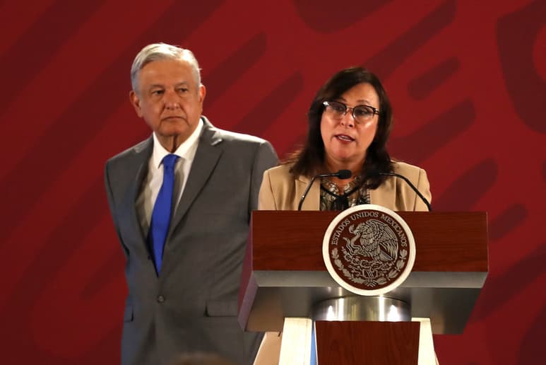 La federación declaró desierta la licitación para la obra de la refinería de Dos Bocas, al señalar que la iniciativa privada planteaba costos de hasta un 40 % más al propuesto por la actual administración. (AGENCIAS)