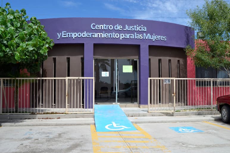 La menor de 2 años sigue hospitalizada luchando por su vida, autoridades dicen que su estado de salud es grave.