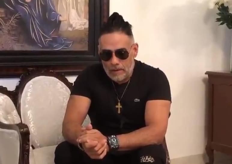 “Consternado por los hechos, pensando que esto es un sueño, pero es una realidad, pero con todo el amor que me han mostrado, con todos mensajes estamos aquí presentes la familia, les gradecemos estos momentos”, apuntó. (ESPECIAL)