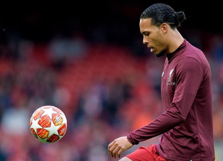 Van Dijk se siente frustrado al no haber obtenido el título de liga. (AGENCIA)