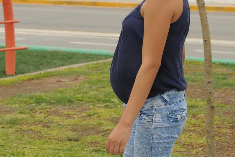 México ocupa el primer lugar en embarazos adolescentes entre los países miembros de la Organización para la Cooperación y el Desarrollo Económicos. (ARCHIVO)