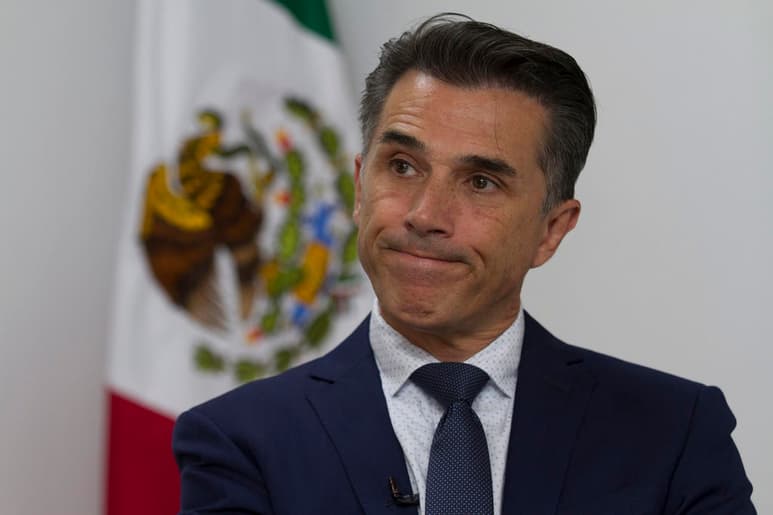 En el encuentro con la prensa Sergio Mayer anunció la realización del foro 'A 10 años de la Reforma que enmarcó la Cultura en la Constitución', que se llevará a cabo en el Auditorio Jaime Torres Bodet del Museo Nacional de Antropología e Historia, en la Ciudad de México, los días 27 y 28 de mayo. (ARCHIVO)