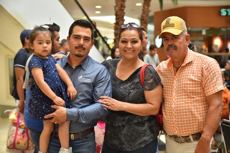 Gretel, Erick, Elia y Norberto.