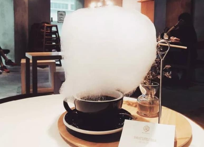 Ya hay otras cafeterías copiando el concepto, que sigue ganando aficionados. (INTERNET)