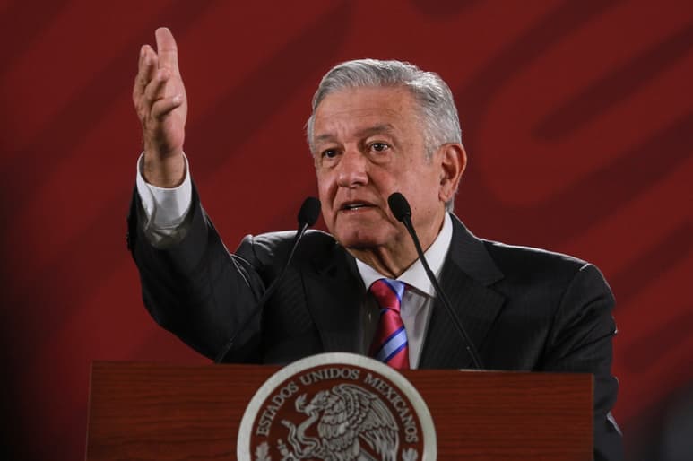 Con diferentes posturas, López Obrador y funcionarios federales mostraron su preocupación y puntos de vista ante los aranceles. (ARCHIVO)