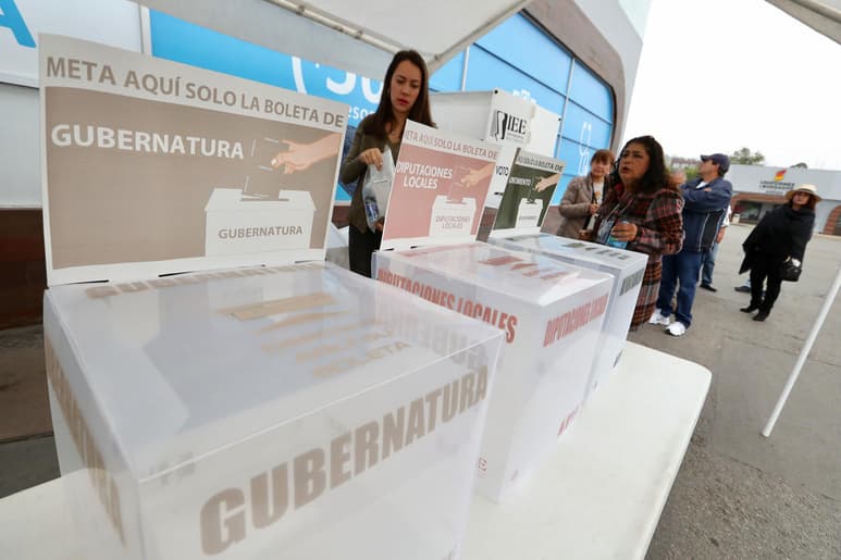 El Instituto Estatal Electoral (IEE) en Baja California reportó la desaparición de la presidenta de la casilla 1800 –situada en Tijuana- junto con más de 700 boletas electorales, sin que hasta el momento se tenga información de su paradero. (ARCHIVO)