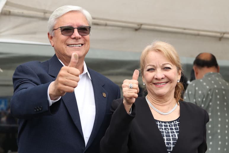 El abanderado de los partidos Morena, del Trabajo (PT), Verde Ecologista de México (PVEM) y Transformemos aseguró que al asumir el cargo trabajará en primera instancia, en atender el problema de inseguridad en la entidad.
