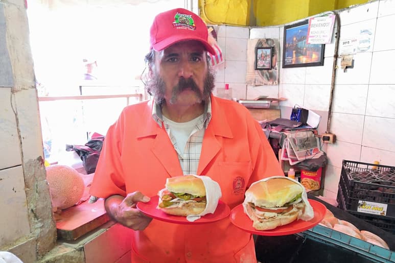 Desde hace 51 años los Lonches Mundo deleita a los laguneros y clientes que llegan desde otros estado de la república y del extranjero.