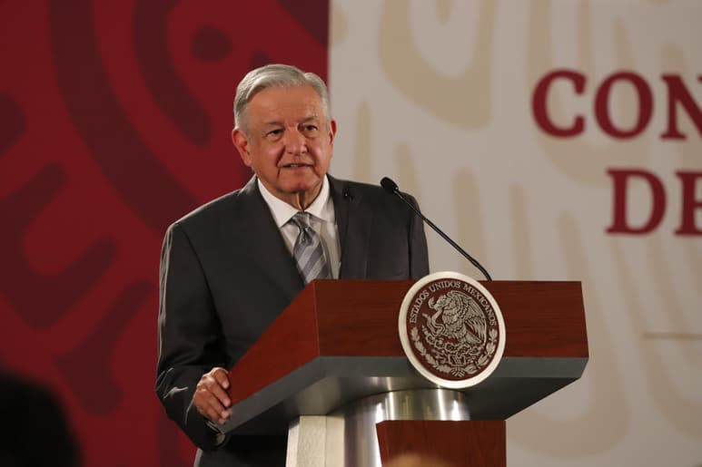 En conferencia de prensa matutina en el Salón Tesorería de Palacio Nacional, anunció que por parte de México participarán los secretarios de Relaciones Exteriores, Marcelo Ebrard Casaubon, y de Hacienda y Crédito Público, Carlos Urzúa Macías. (NOTIMEX)
