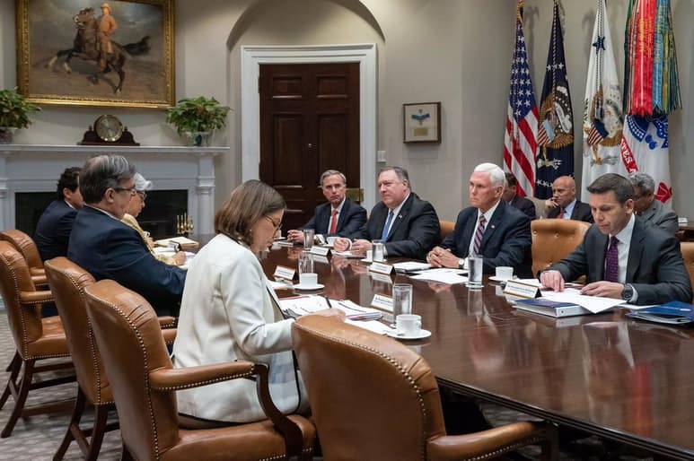 Marcelo Ebrard detalló que estuvieron presentes el vicepresidente Mike Pence y el secretario de Estado, Mike Pompeo, entre otros funcionarios. (TWITTER)