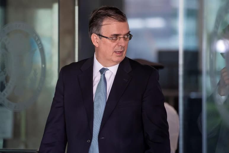 Ebrard confirmó la presencia de elementos de la Guardia Nacional en el sureste de México para contener el avance de una nueva caravana de migrantes centroamericanos.
