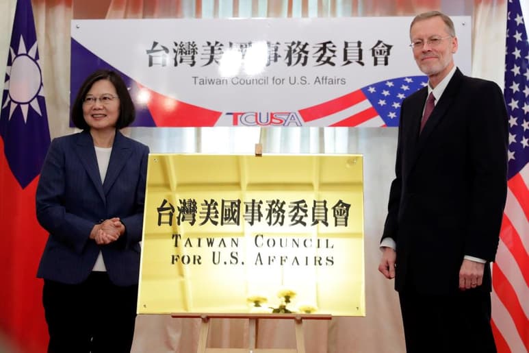 China llamó a EUA a evitar dañar la relación bilateral y la paz en la región. (EFE)