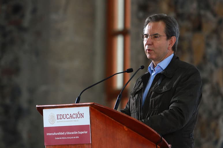 El titular de la SEP dijo que en ningún momento se señaló que la medida fuera aplicada a los niños. (NOTIMEX)