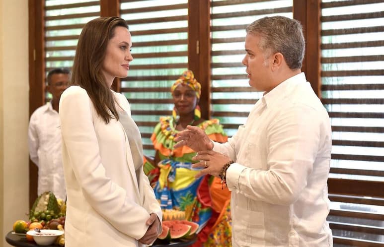 La actriz estadounidense Angelina Jolie, enviada especial de Acnur, advirtió este sábado de que más de 20.000 niños nacidos en Colombia de padres venezolanos corren el riesgo de convertirse en apátridas. (EFE)