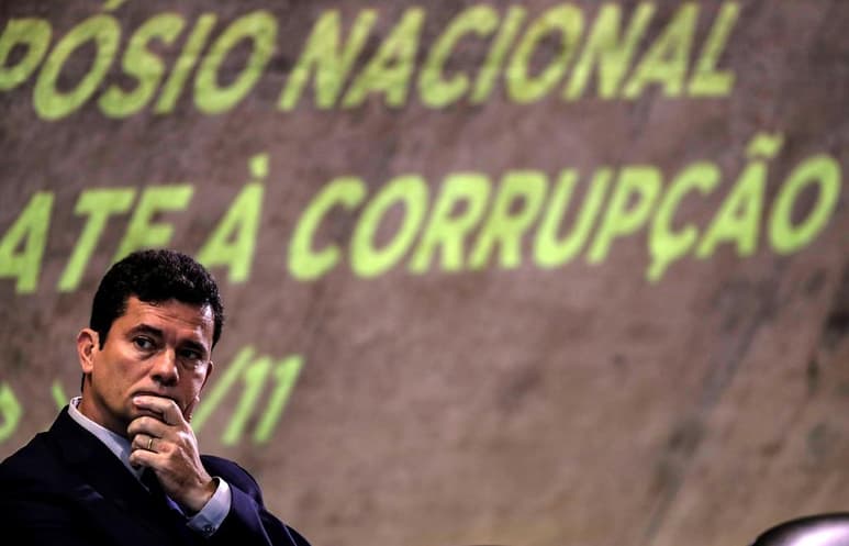 Una serie de reportajes ha puesto en entredicho la imparcialidad del juez que está en el corazón de la pesquisa anticorrupción que ha enviado a prisión a decenas de altos políticos y empresarios en Brasil y el extranjero. (ARCHIVO)