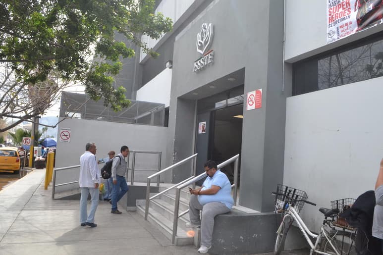 Desde hace tiempo se está descompuso el elevador tipo montacargas, por donde se suben los alimentos de los pacientes. (ARCHIVO)
