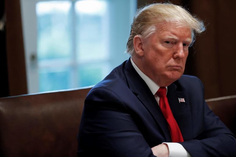 Trump emitió su mensaje, luego que Jamenei mantuvo este jueves una reunión con el primer ministro japonés, en la que manifestó que no tiene intención de dialogar con Estados Unidos y que ese país no podría evitar que Irán desarrollara armas nucleares, si Teherán decidiera hacerlo. (EFE)
