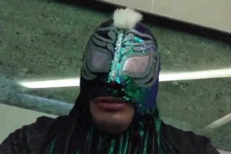 Entrega el IMSS respuesta a queja que publicó el luchador 'Misterioso Jr' por presunto caso de negligencia médica. (CORTESÍA)